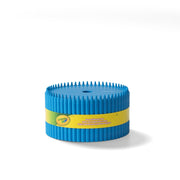 Niebieski organizer na biurko Crayola w kształcie pudełka z imitacją kredek