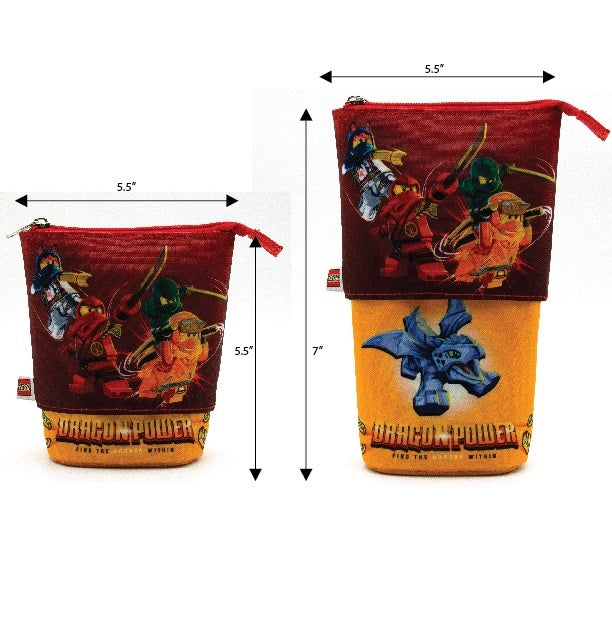 Piórnik LEGO Ninjago Dragon Power z kolorowymi postaciami ninja i smokiem na czerwono-pomarańczowym tle