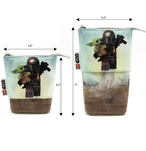 piórnik LEGO Star Wars Mandalorian z grafiką Mandalorianina i Baby Yody na jasnym tle