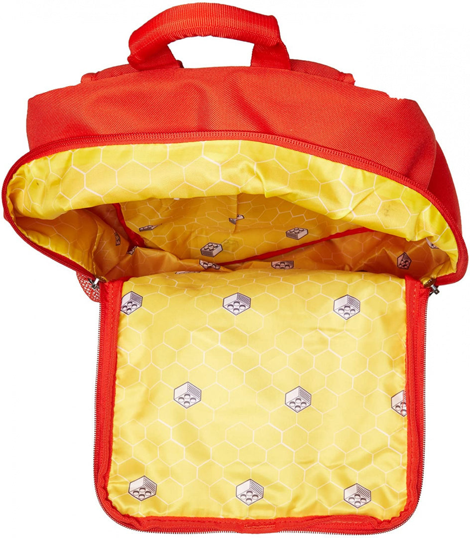 Otwarty plecak LEGO czerwony z żółtym wnętrzem i motywem klocków LEGO