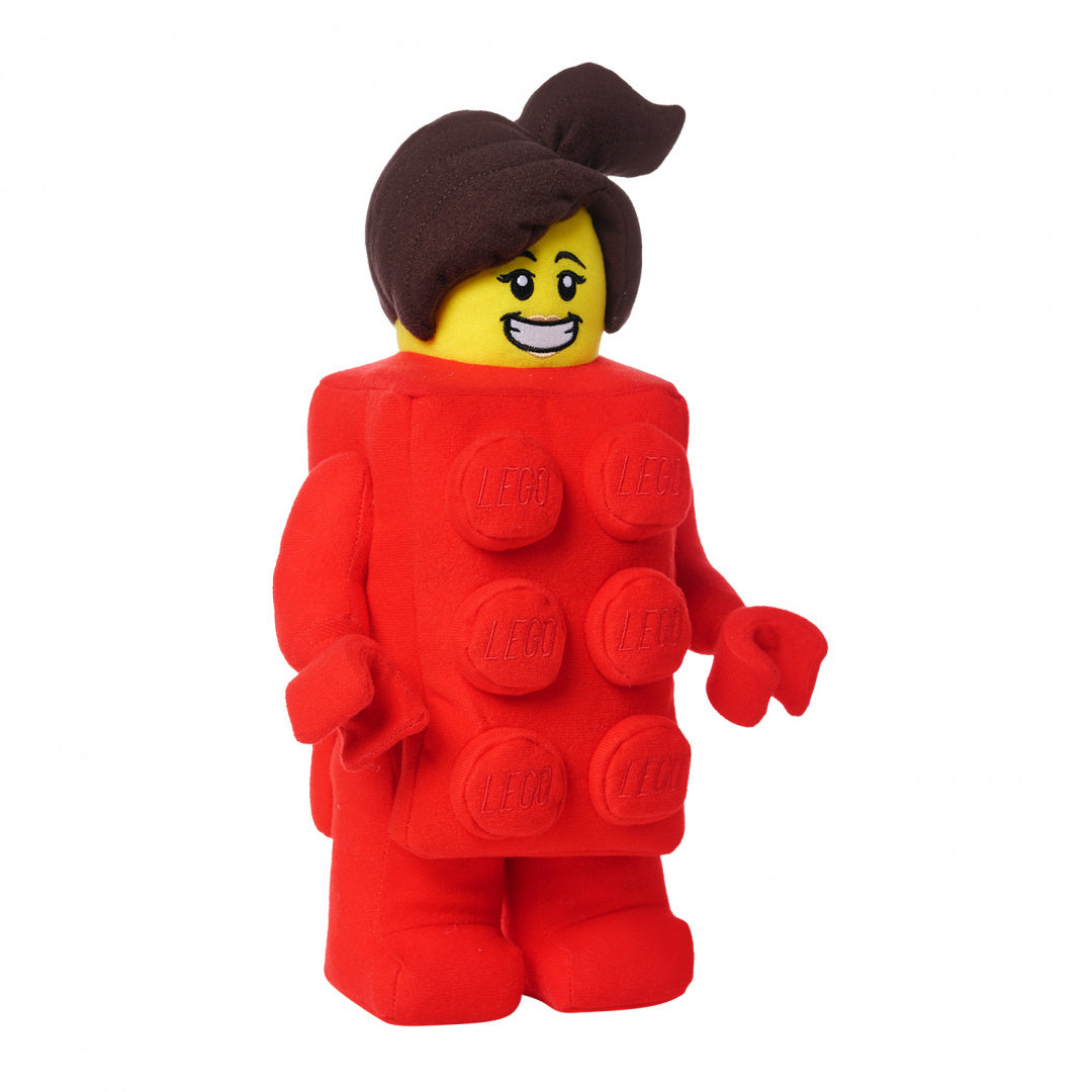 Pluszak LEGO Brick Suit Girl w czerwonym kostiumie klocka LEGO z uśmiechniętą twarzą i brązowymi włosami