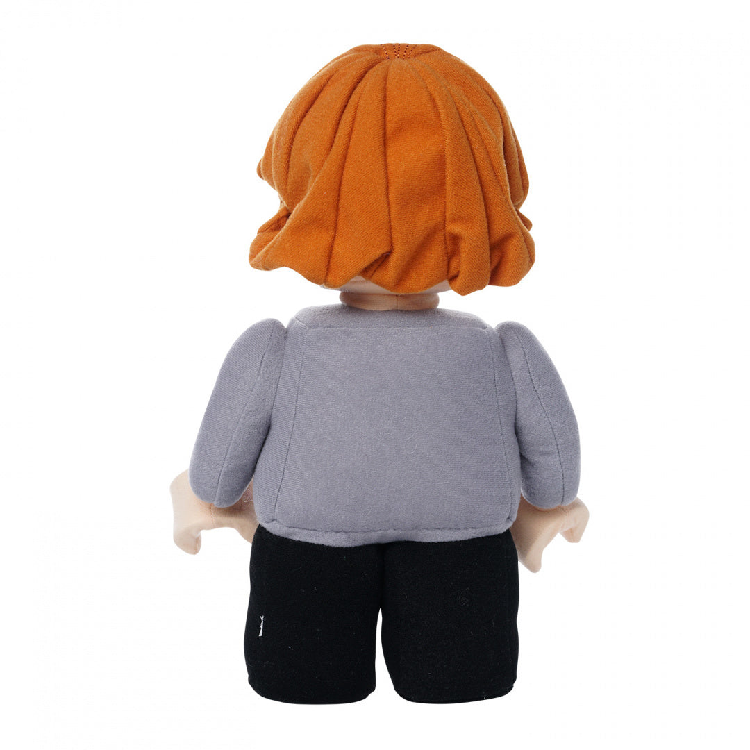 Pluszak Ron Weasley LEGO widoczny od tyłu z pomarańczowymi włosami i szarą bluzką