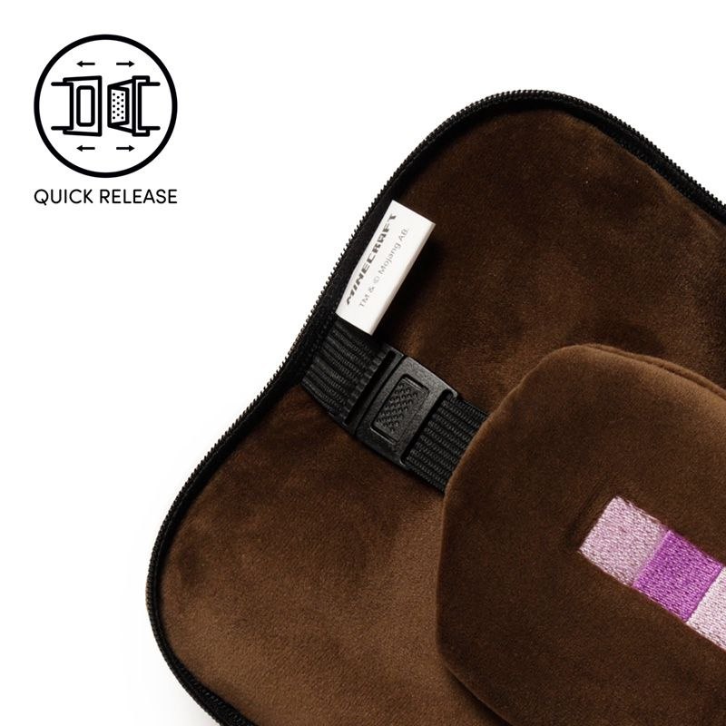 Pluszowa poduszka podróżna Enderman w brązowym kolorze z zapięciem na zatrzask od Puckator