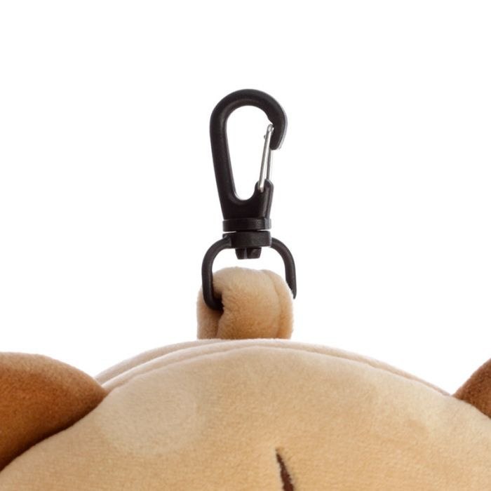 Pluszowa poduszka podróżna mops z zaczepem karabińczykiem do łatwego mocowania