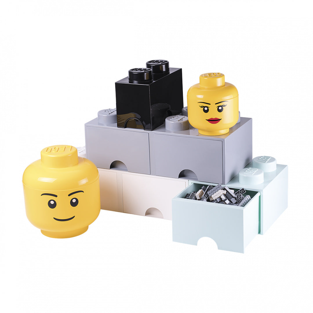 Pojemnik LEGO Brick 8 biały oraz inne pojemniki klocki LEGO do przechowywania z figurkami głów główkami