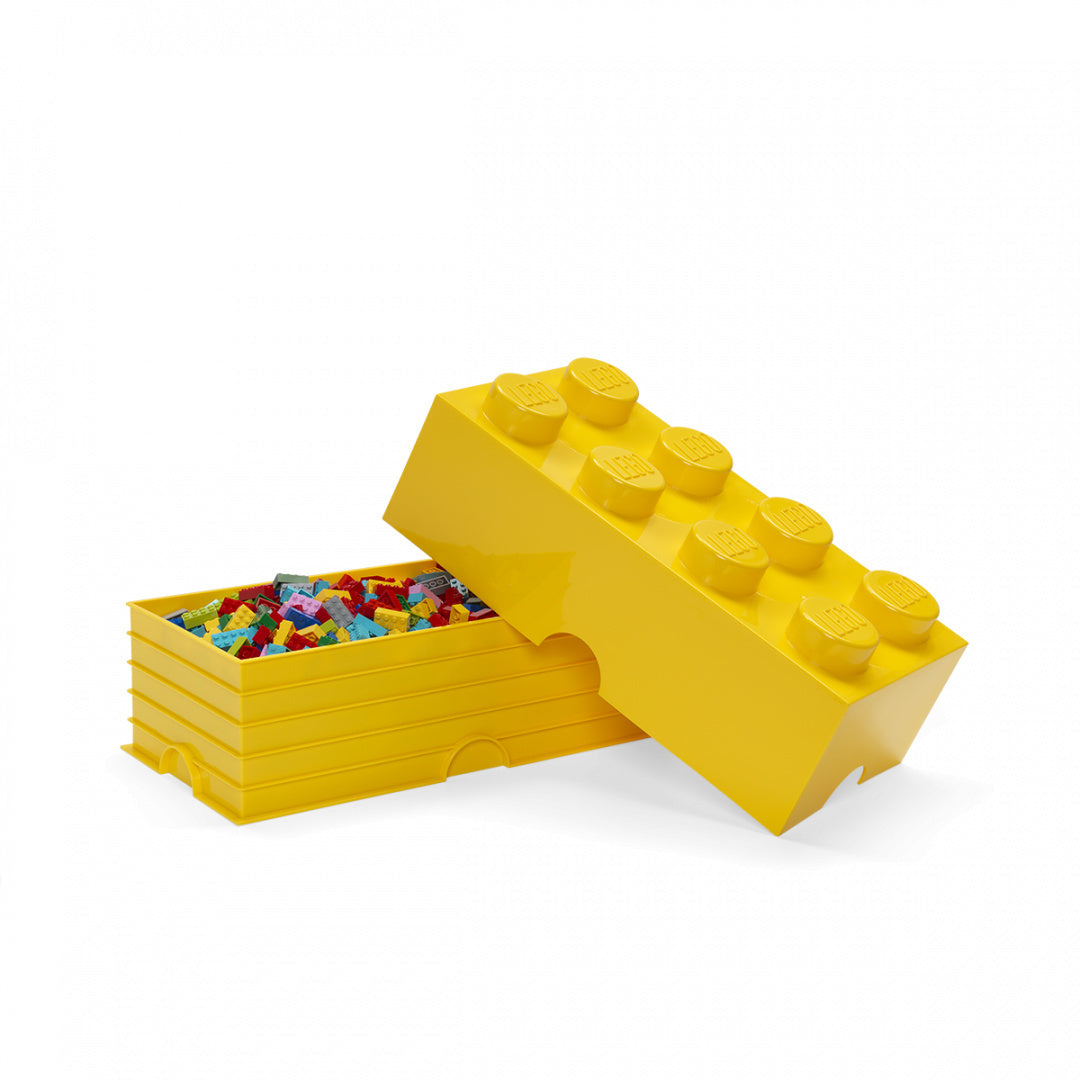 Pojemnik LEGO Brick 8 żółty otwarty z kolorowymi klockami w środku do przechowywania