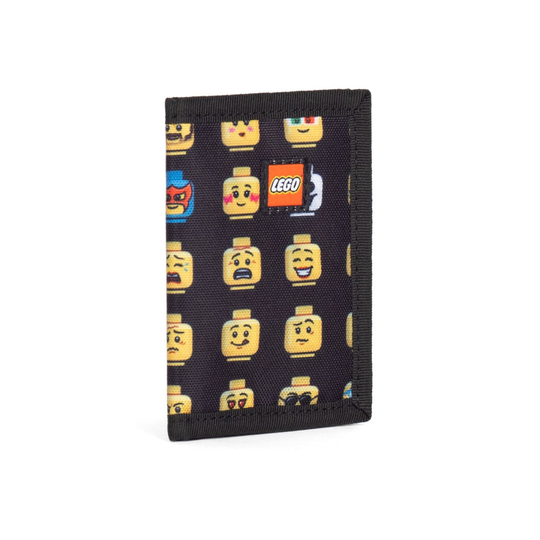 Czarny portfel LEGO Classic Minifigures z nadrukiem twarzy minifigurek LEGO