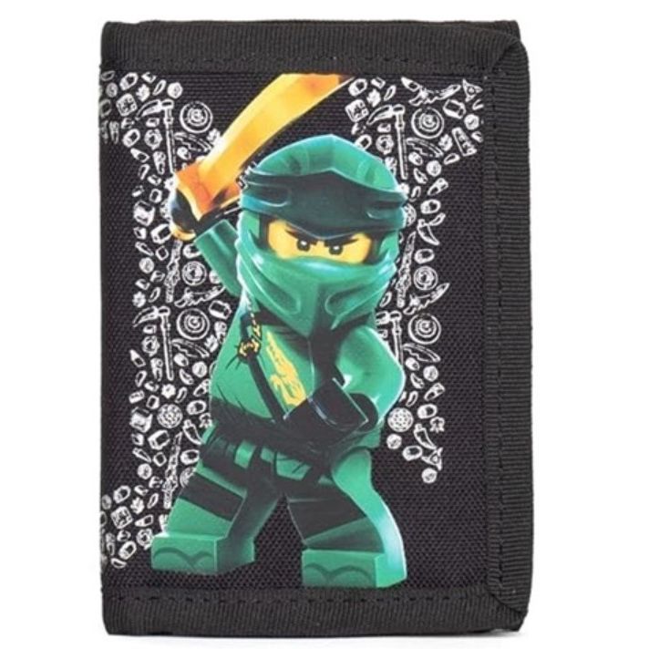 Czarny portfel LEGO Ninjago Lloyd z grafiką zielonego ninja z mieczem na przodzie