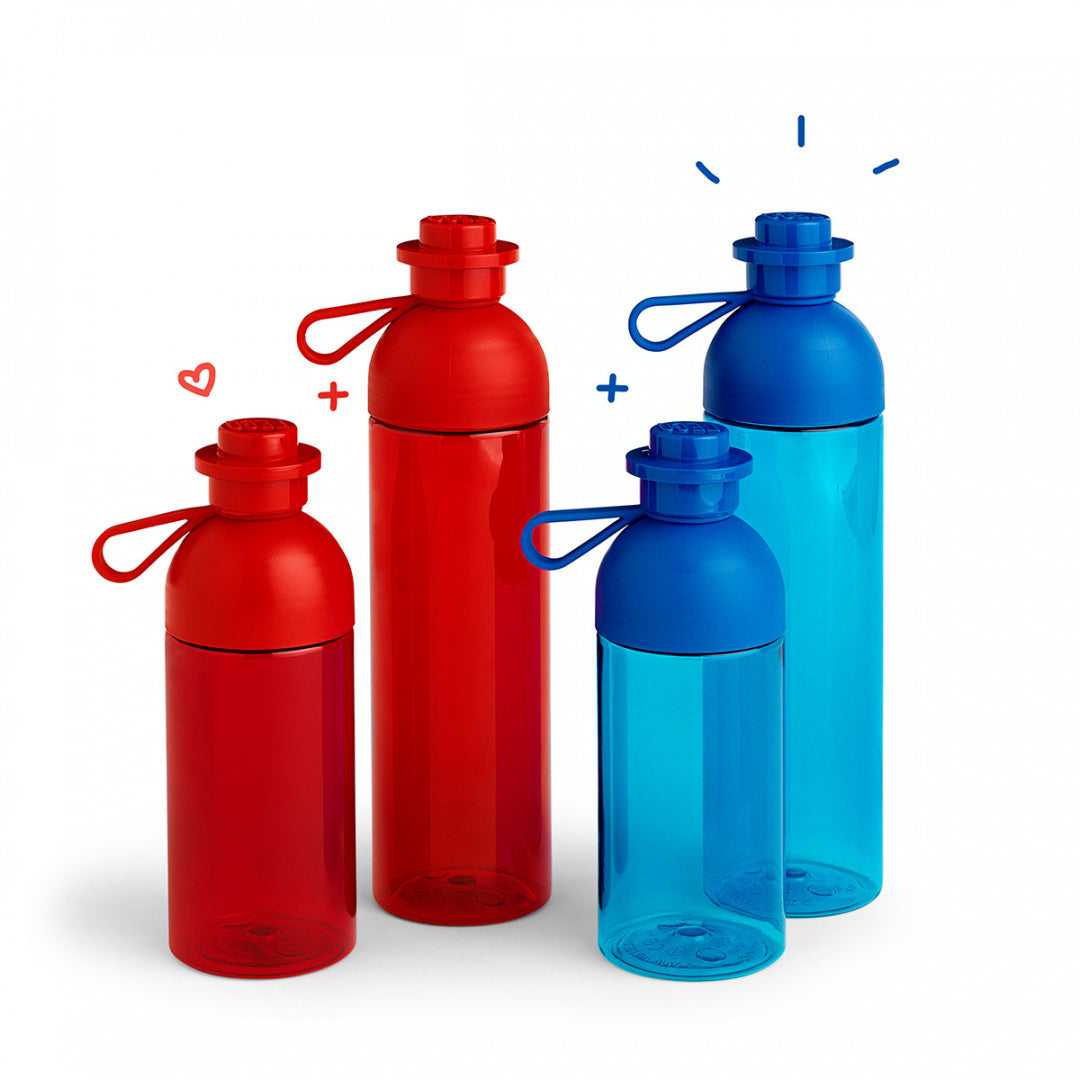 Butelka LEGO 500 ml w kolorze czerwonym i niebieskim z praktycznym uchwytem do przenoszenia