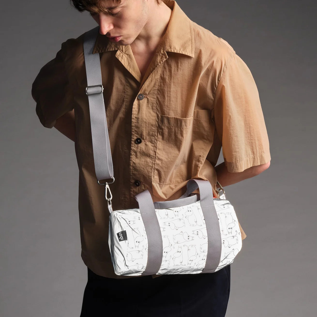 Torba weekender LOQI Moomin – Pattern Reflective (średnia)