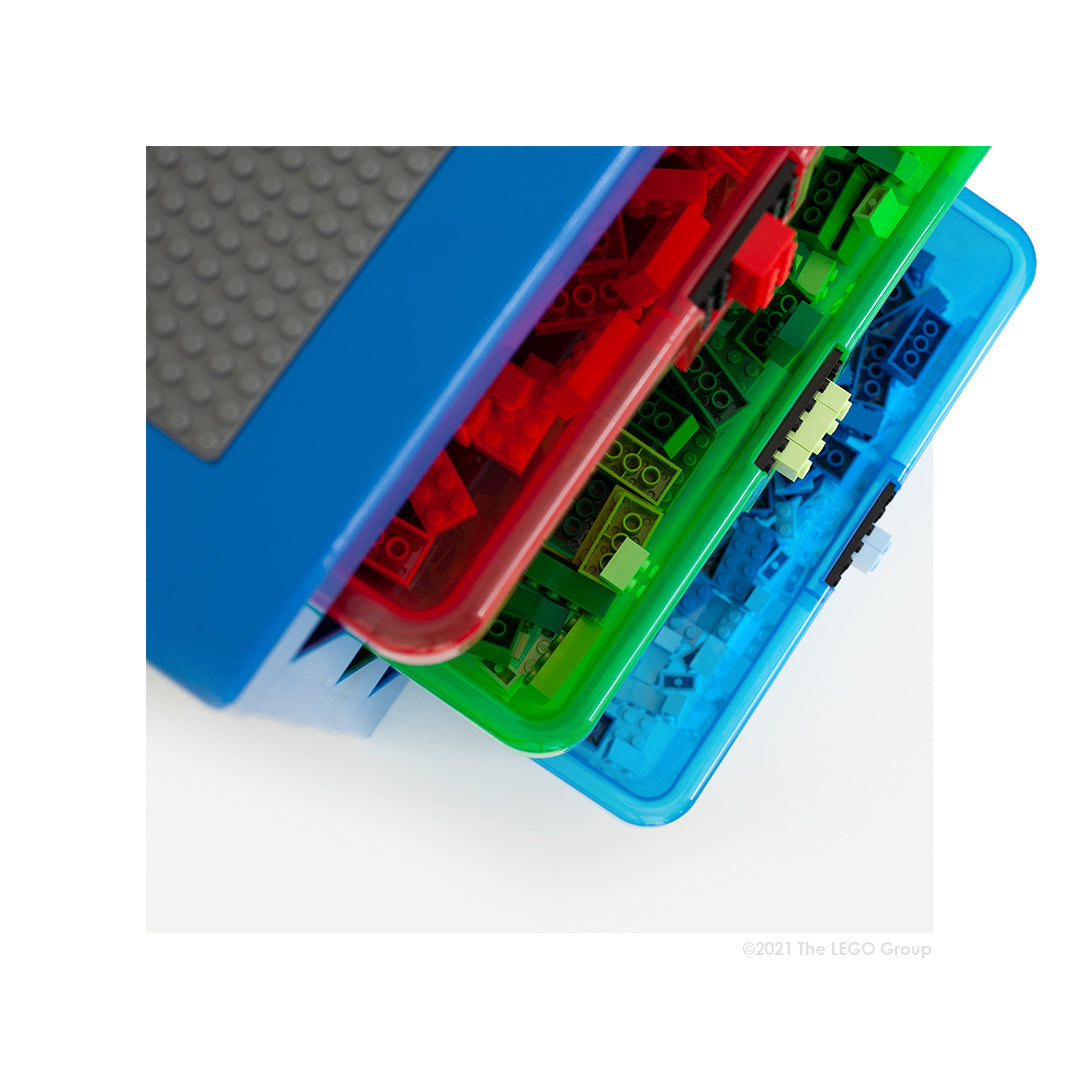 Regał LEGO z szufladami w kolorach czerwonym, zielonym i niebieskim do przechowywania klocków