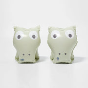 Dmuchane rękawki dla dzieci Sunny Life w kształcie zielonych krokodyli z dużymi oczami