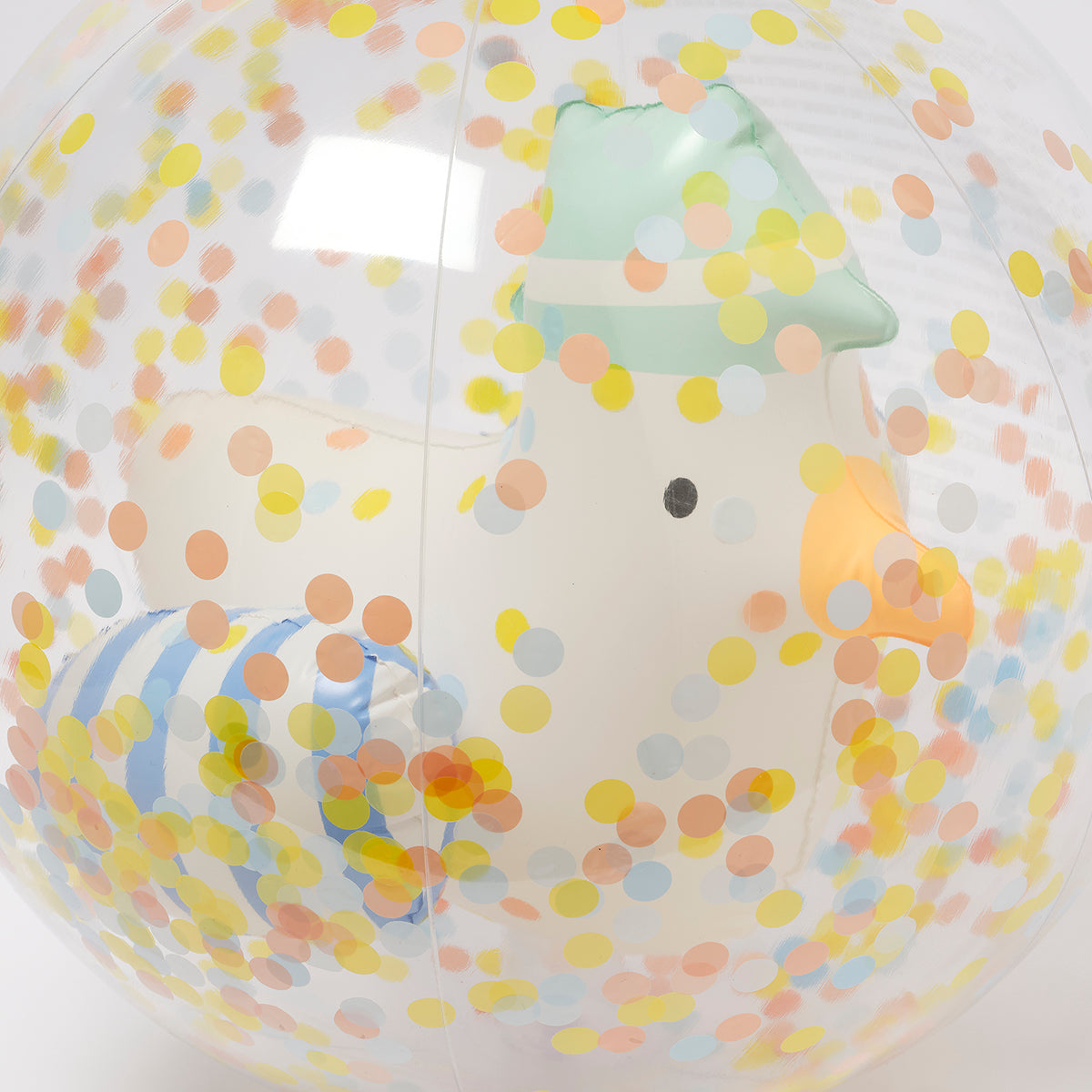 Nadmuchiwana piłka plażowa dla dzieci z kolorowymi konfetti i wzorem kaczuszki marki LOQI