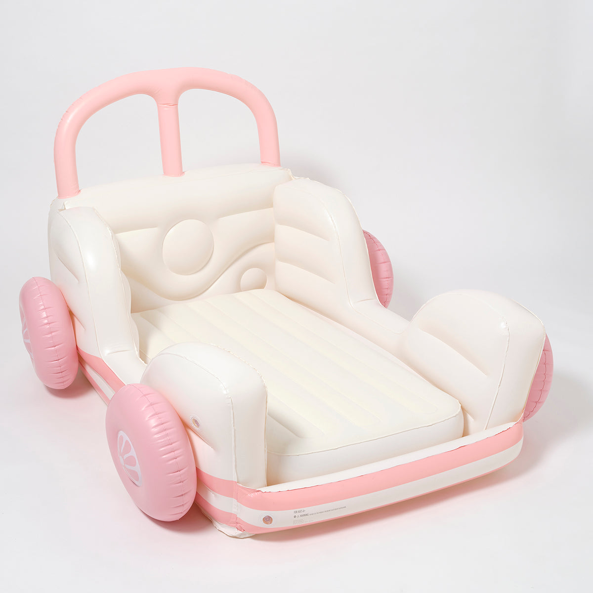 Dmuchane łóżko dziecięce LOQI w kształcie samochodu w kolorach różowym i białym