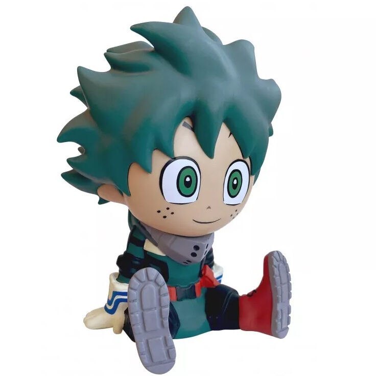 Skarbonka My Hero Academia Deku figurka chibi z zielonymi włosami siedząca na białym tle