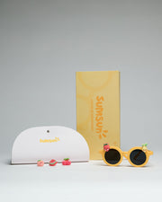 Okulary przeciwsłoneczne dla dzieci SumSun w żółtej oprawie z owocowymi ozdobami i etui