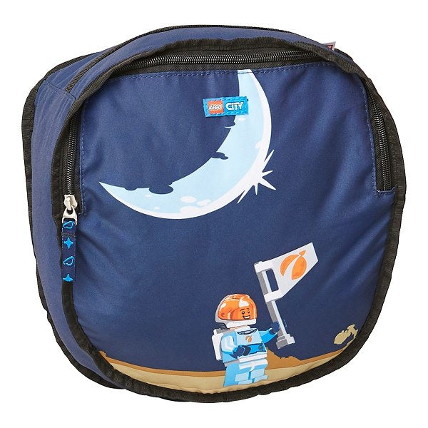 Niebieski tornister LEGO City dla dzieci z motywem kosmonauty na tle księżyca