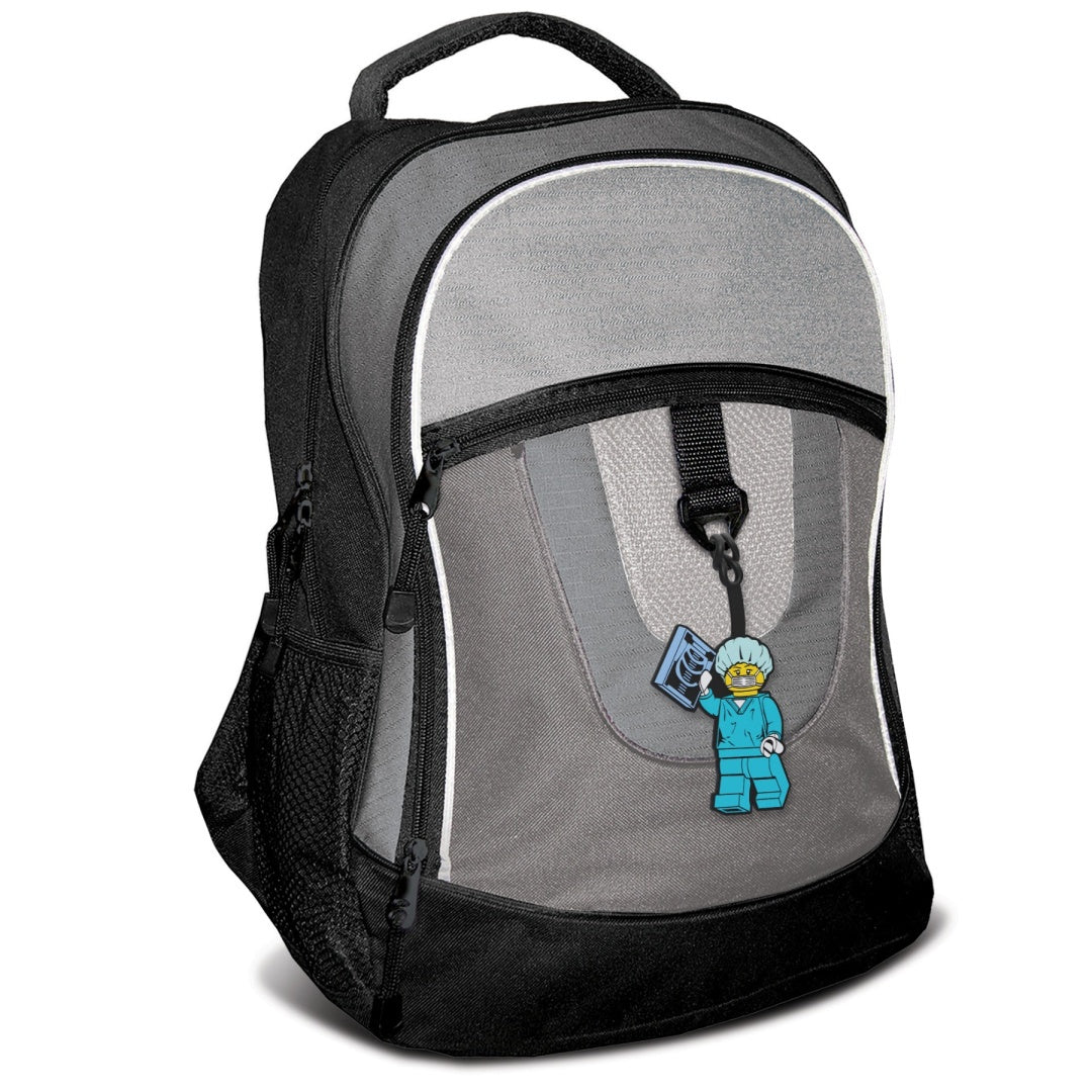 Szaro-czarny plecak z zawieszką LEGO chirurg na przedniej kieszeni