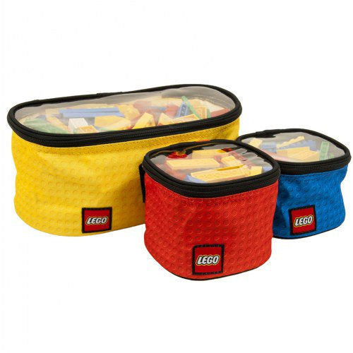 Kolorowe organizery LEGO na klocki w żółtym, czerwonym i niebieskim kolorze z przezroczystą pokrywą