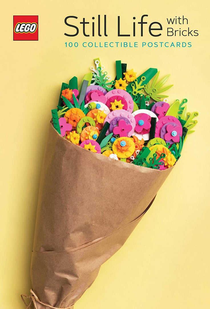 Zestaw pocztówek LEGO z bukietem kwiatów wykonanych z klocków LEGO w brązowym papierze