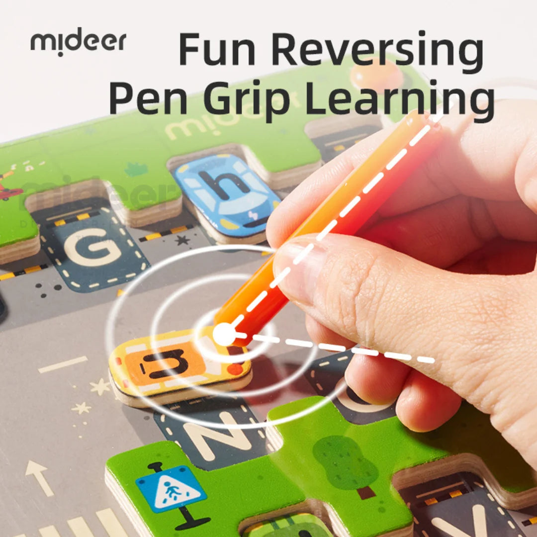 Drewniany magnetyczny labirynt dla dzieci z kolorowymi literami i pomarańczowym wskaźnikiem