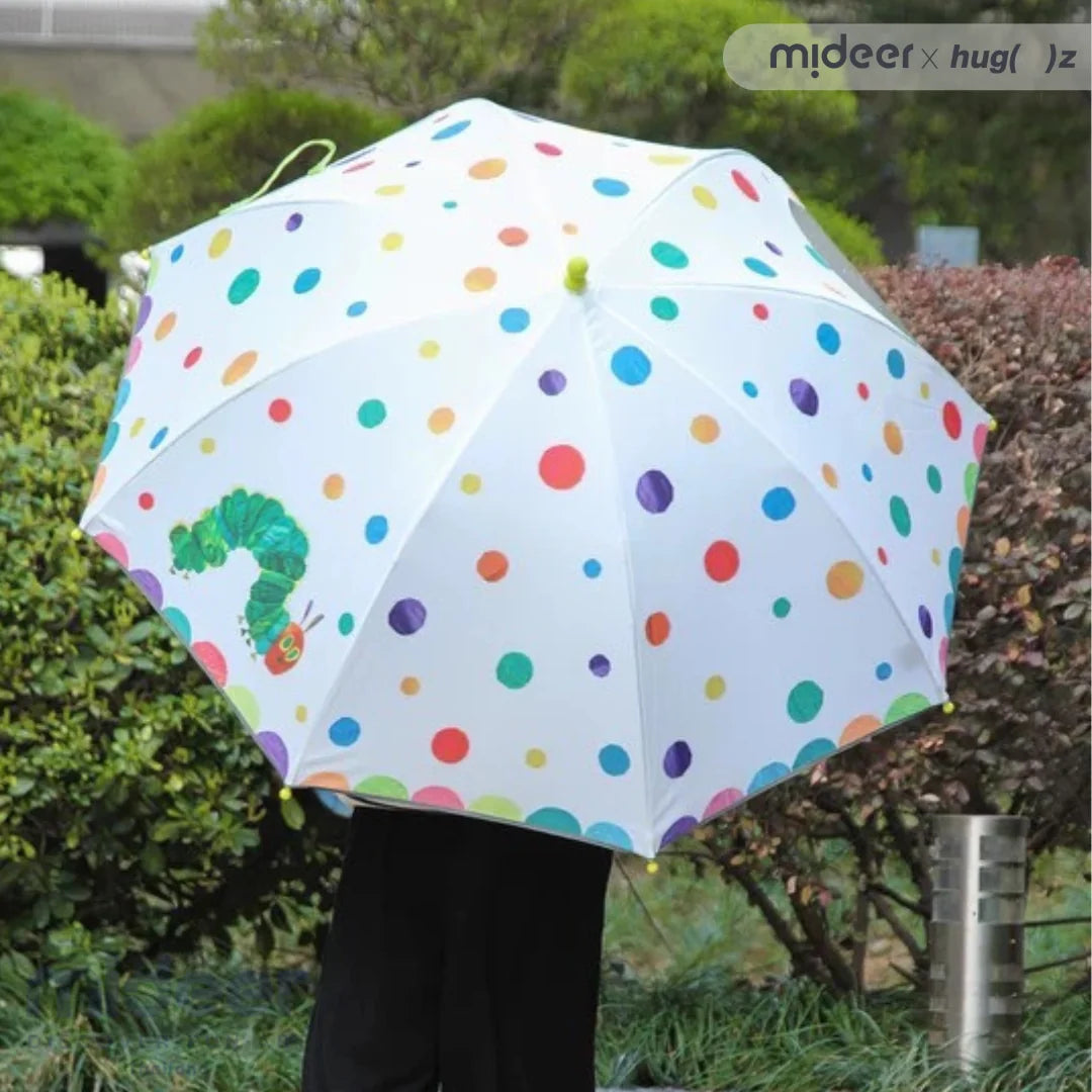 Biała parasolka dla dzieci głodna gąsiennica z kolorowymi kropkami i zieloną gąsienicą