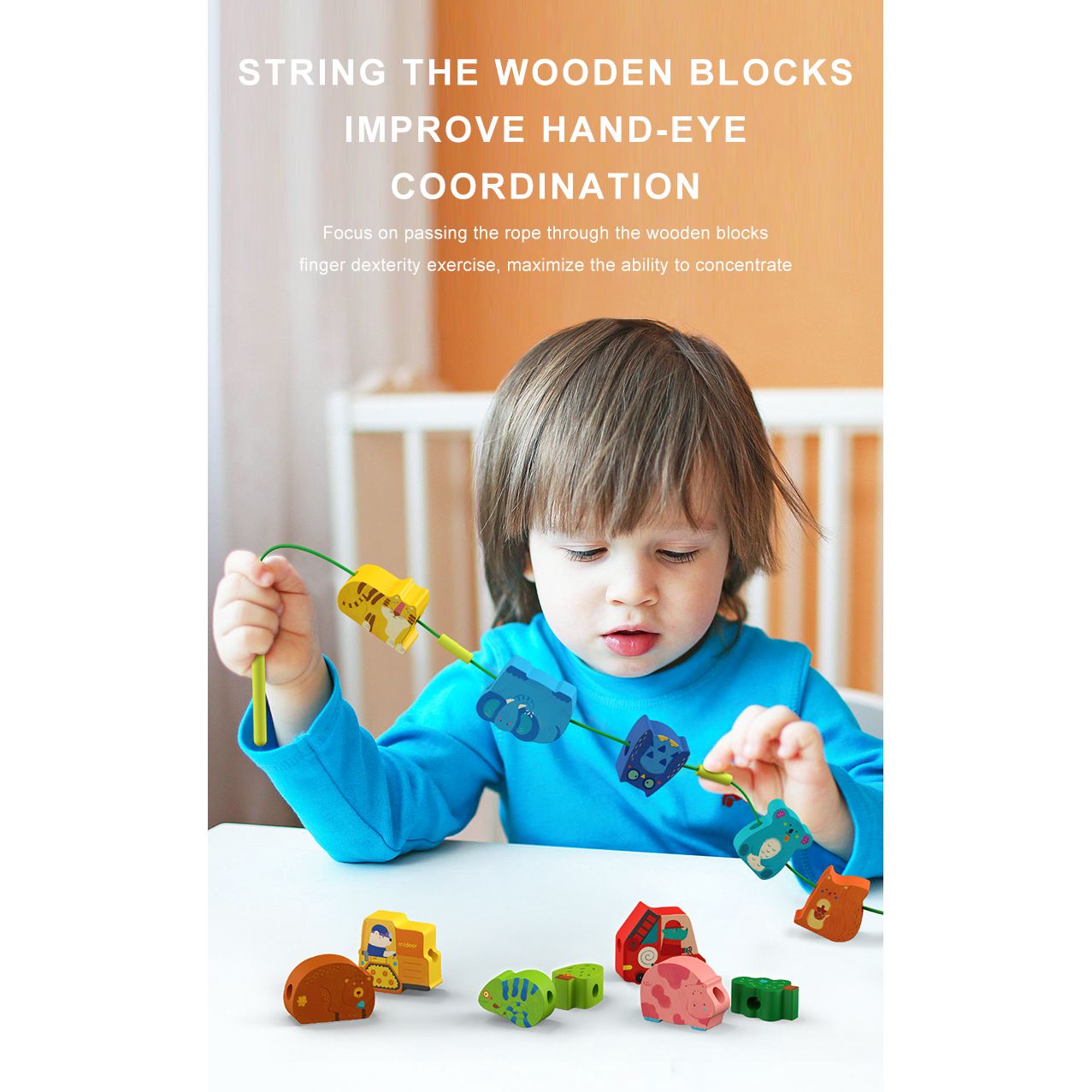 Dziecko bawi się zestawem do przeplatania leśne zwierzęta z drewnianymi klockami edukacyjnymi