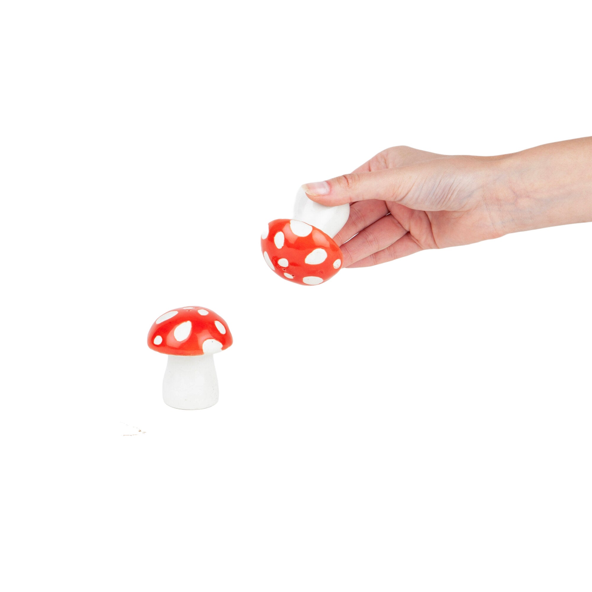 Solniczka i pieprzniczka muchomorki od DOIY w kształcie czerwonych grzybów z białymi kropkami