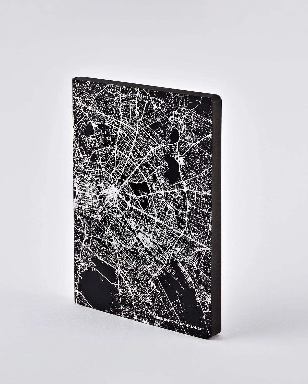 Notatnik Berlin Silver z czarno-białą mapą Berlina na okładce od BV JACOB COMPANY