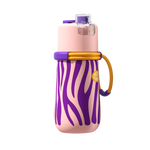 Bidon ze spryskiwaczem dla dzieci w kolorze różowo-fioletowym z wzorem zebra od WABOBA AB