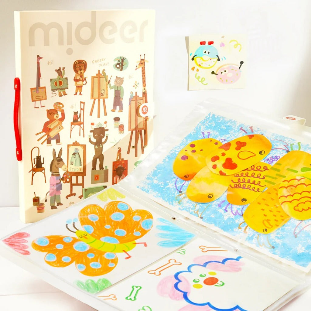 Teczka na prace plastyczne dla dzieci marki mideer z kolorowymi rysunkami motyla i innych postaci