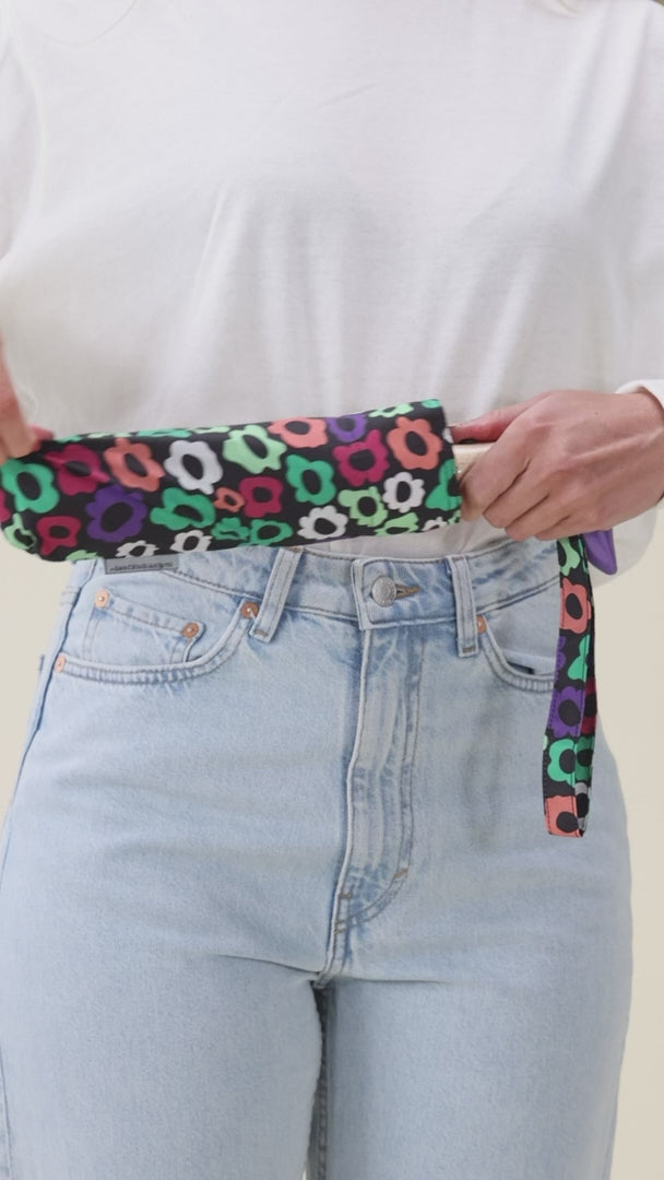 Load video: Original Duckhead Umbrella Duck – Flower Maze