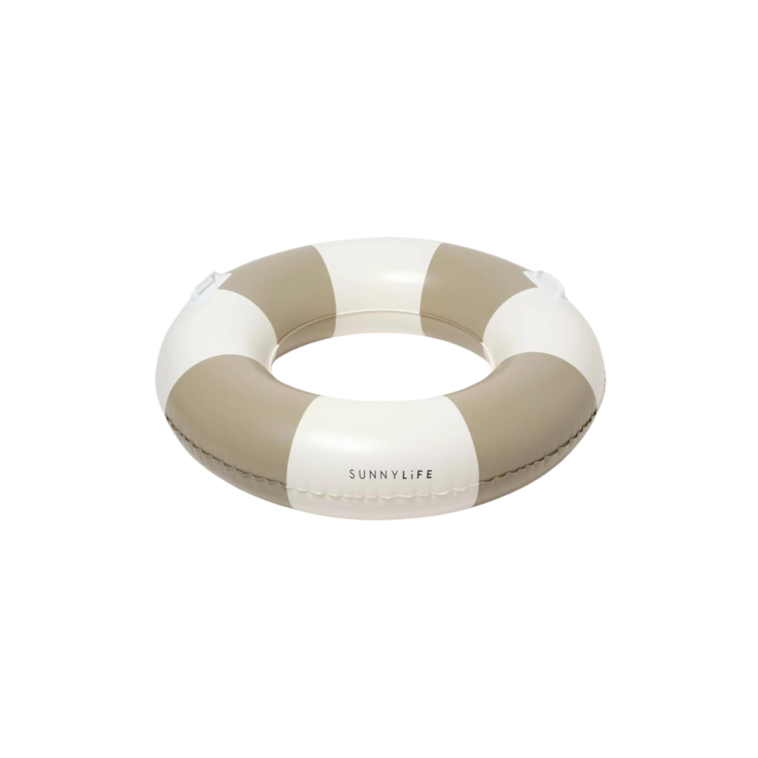 Koło do pływania rustico beżowo-białe z napisem SunnyLife idealne do relaksu w wodzie