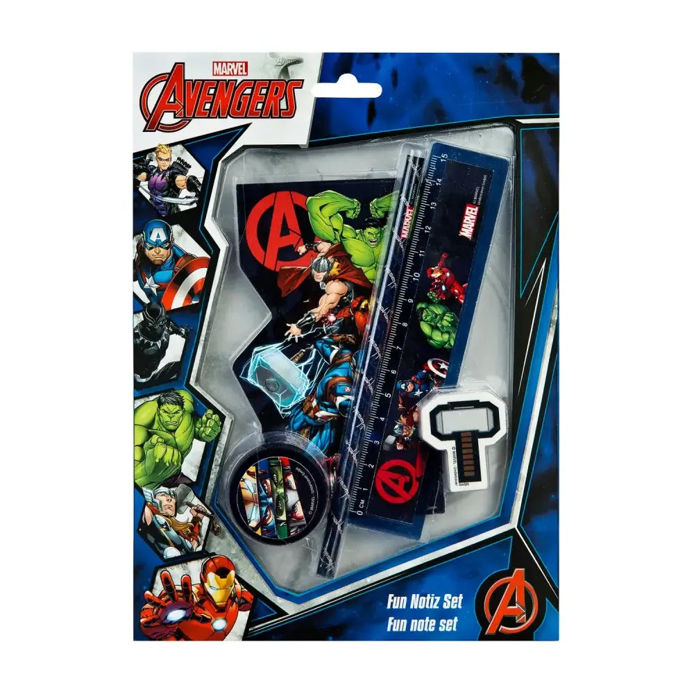 Das Avengers Schreibset mit Lineal, Radiergummi, Bleistift und Anspitzer mit Marvel-Charakteren.