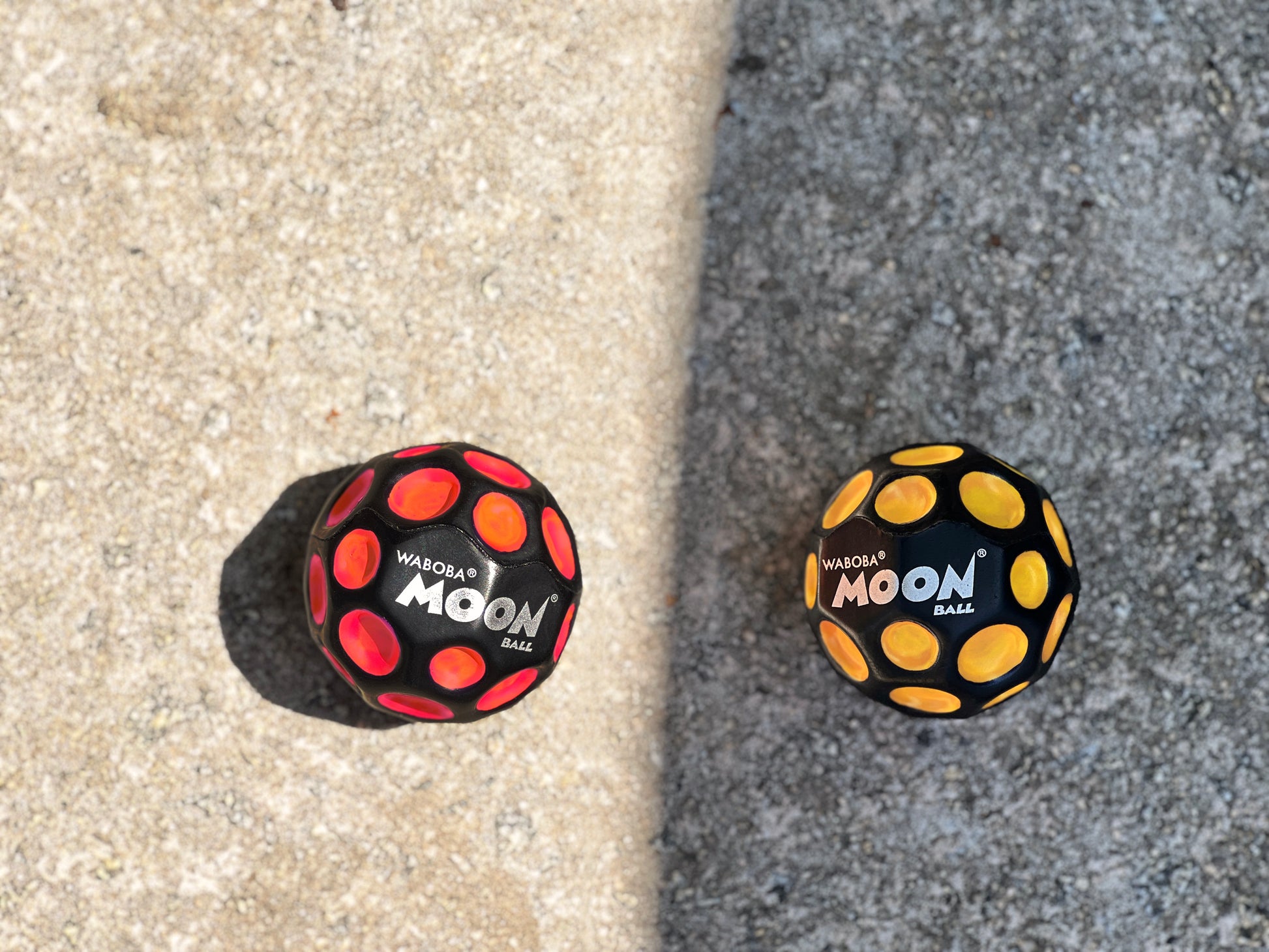 Piłeczka Waboba® UV Moon ball