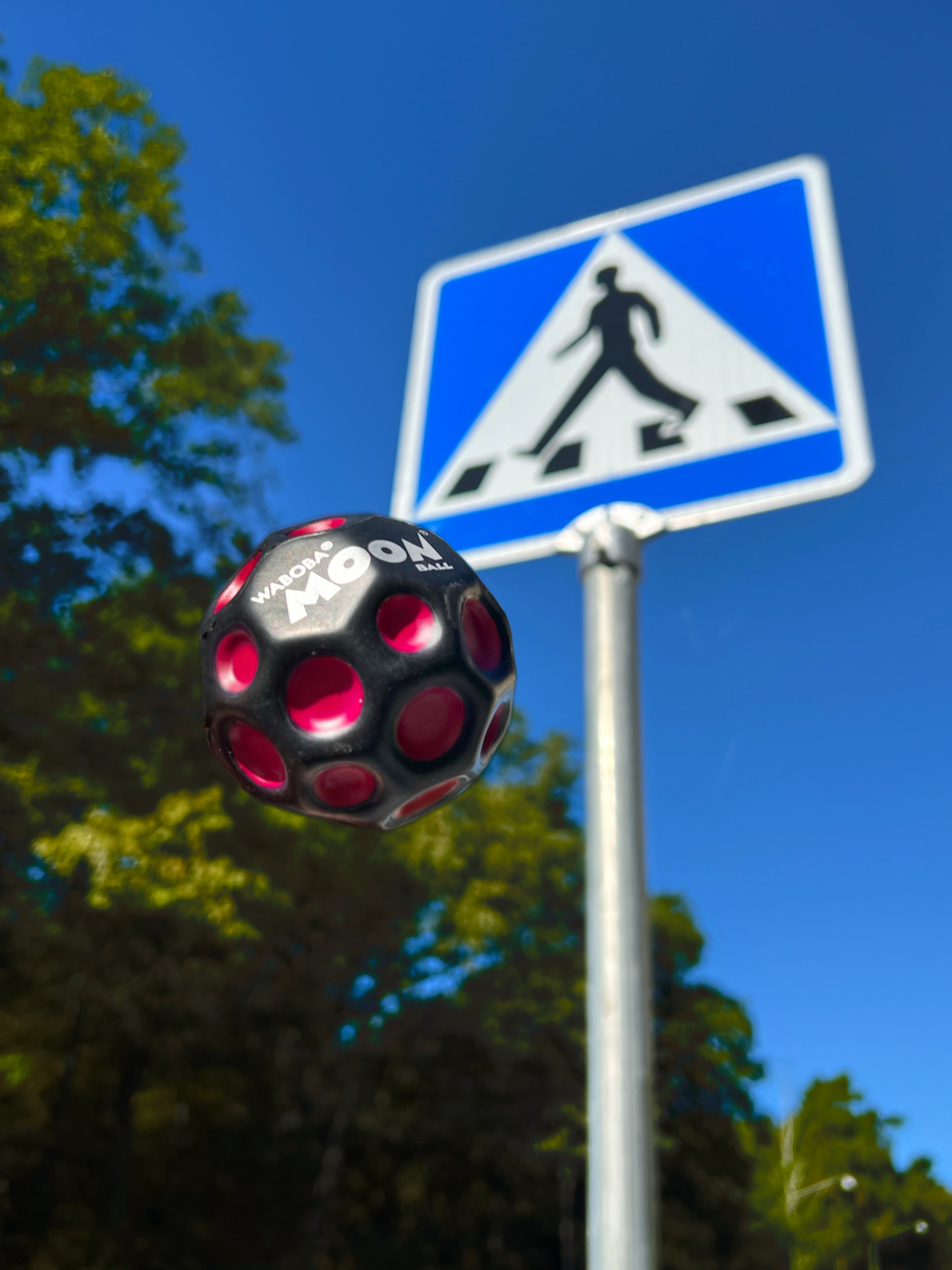 Piłeczka Waboba® UV Moon ball