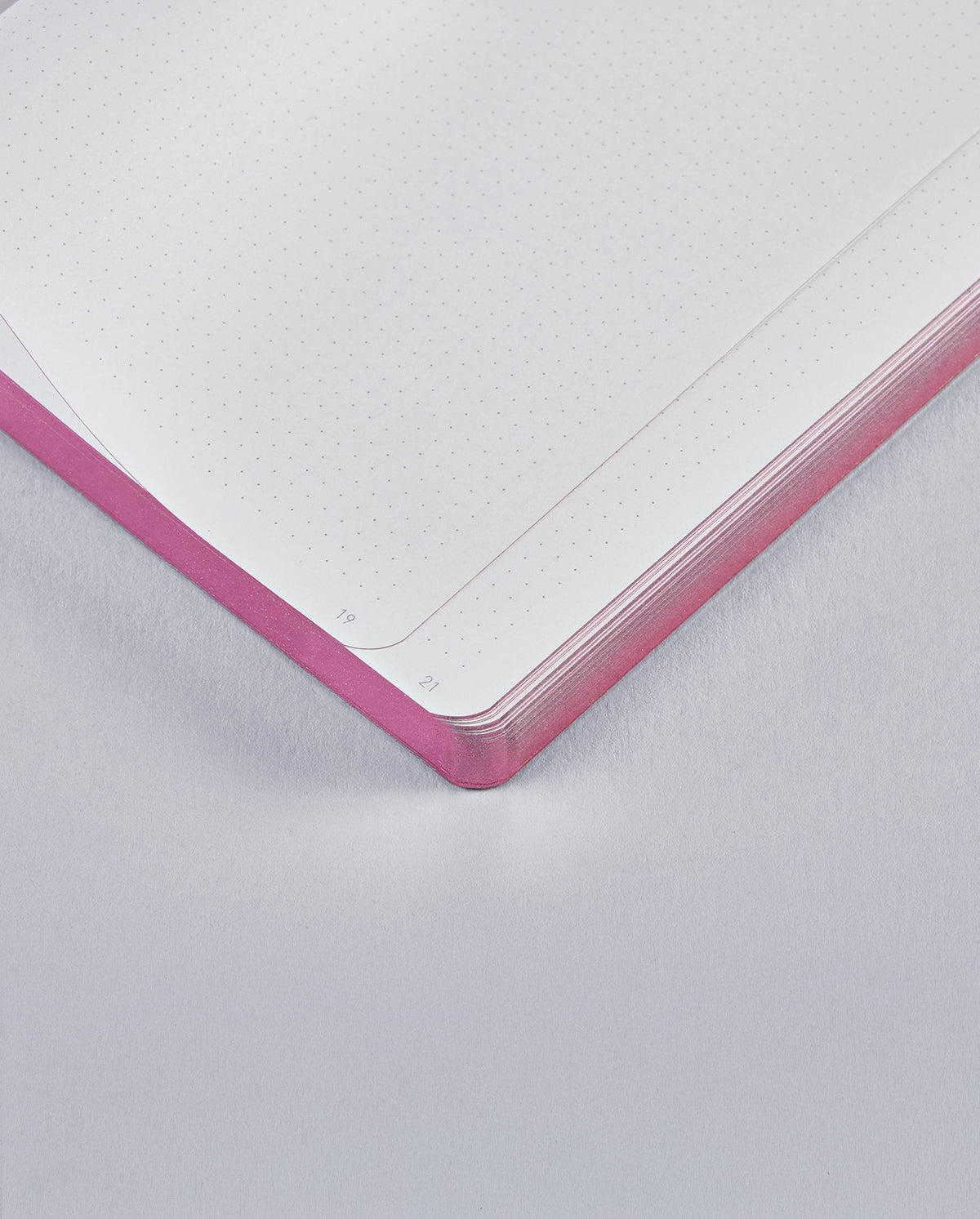 Notatnik nuuna Metallic Muse S – Chromatic Drift
