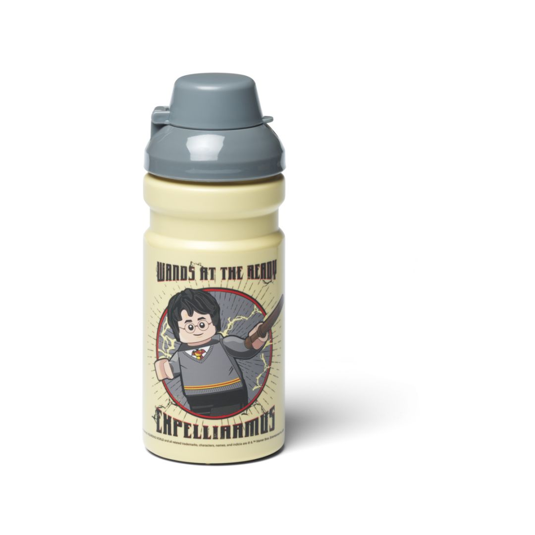 Bidon LEGO Harry Potter z motywem Harry'ego Pottera i napisem Expelliarmus w beżowym kolorze