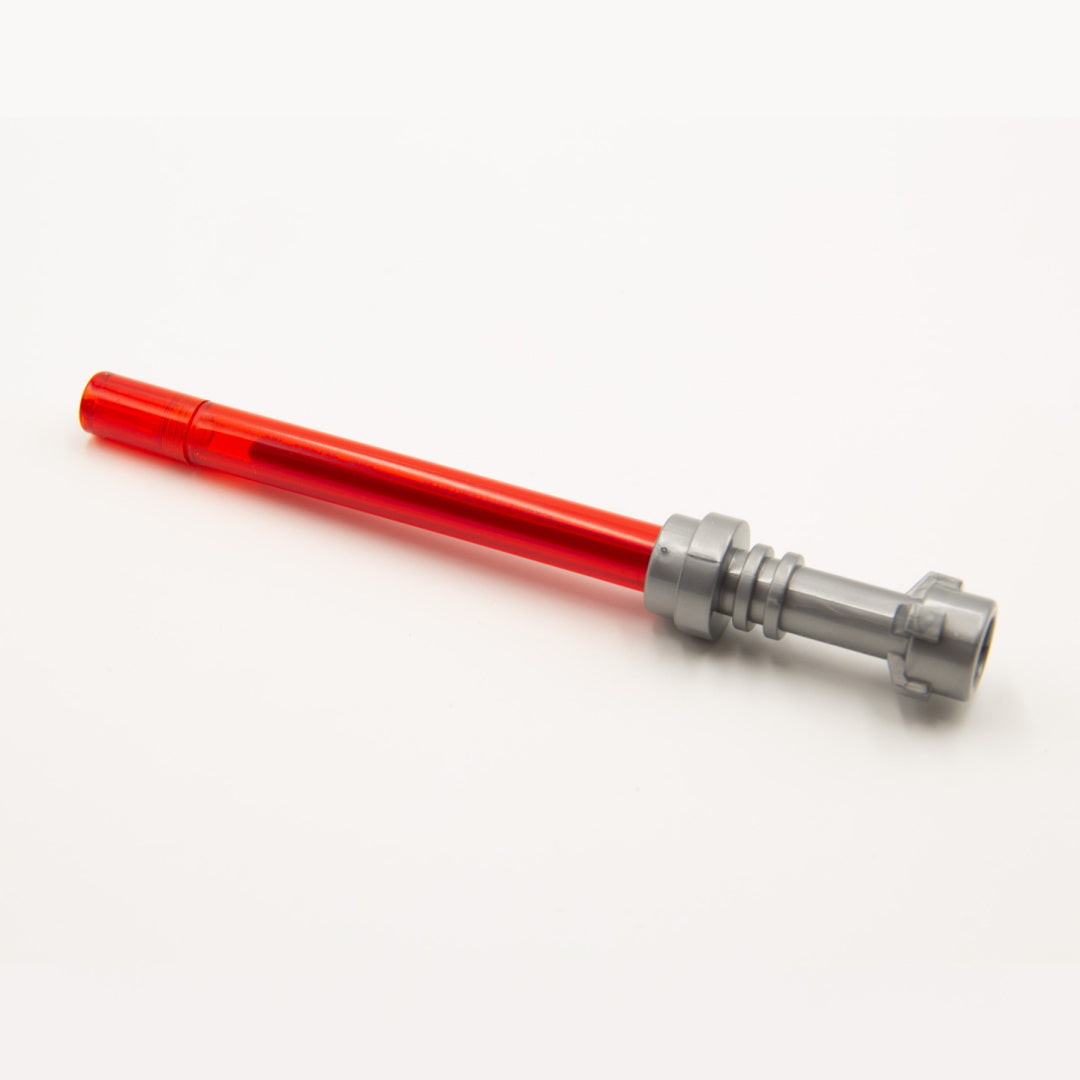 Czerwony długopis żelowy LEGO Star Wars w kształcie miecza świetlnego z szarą rączką
