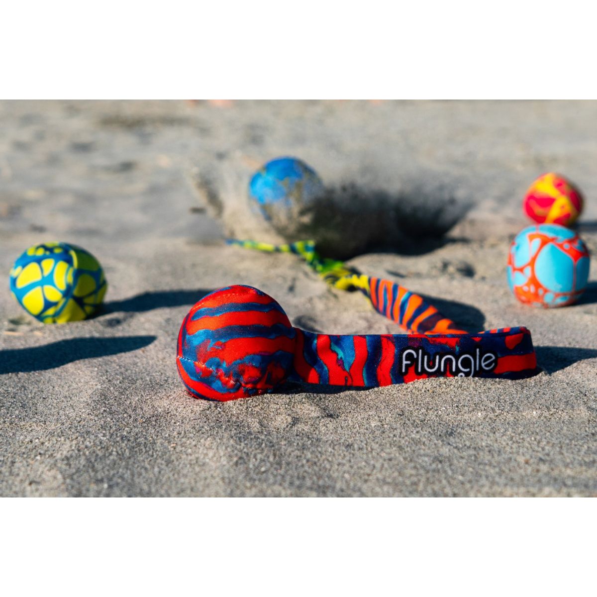 Kolorowa gra zręcznościowa Waboba Flungle na piasku do zabawy na plaży lub w ogrodzie