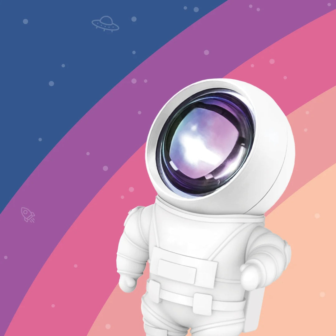 Nowoczesna biała lampka projekcyjna astronauta BV JACOB COMPANY na kolorowym tle kosmosu