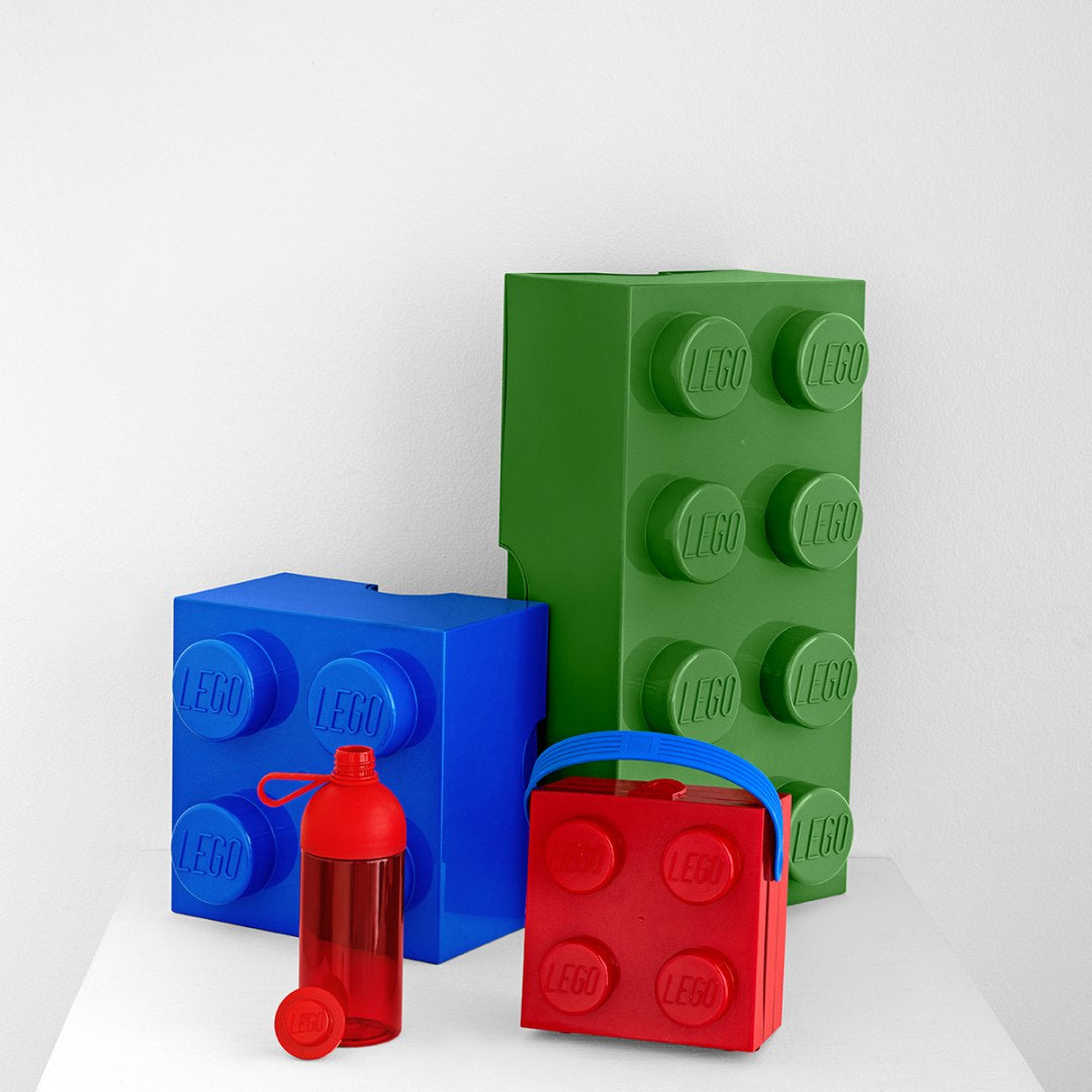 Lunchbox klocek LEGO w kolorach czerwonym, niebieskim i zielonym od BV JACOB COMPANY