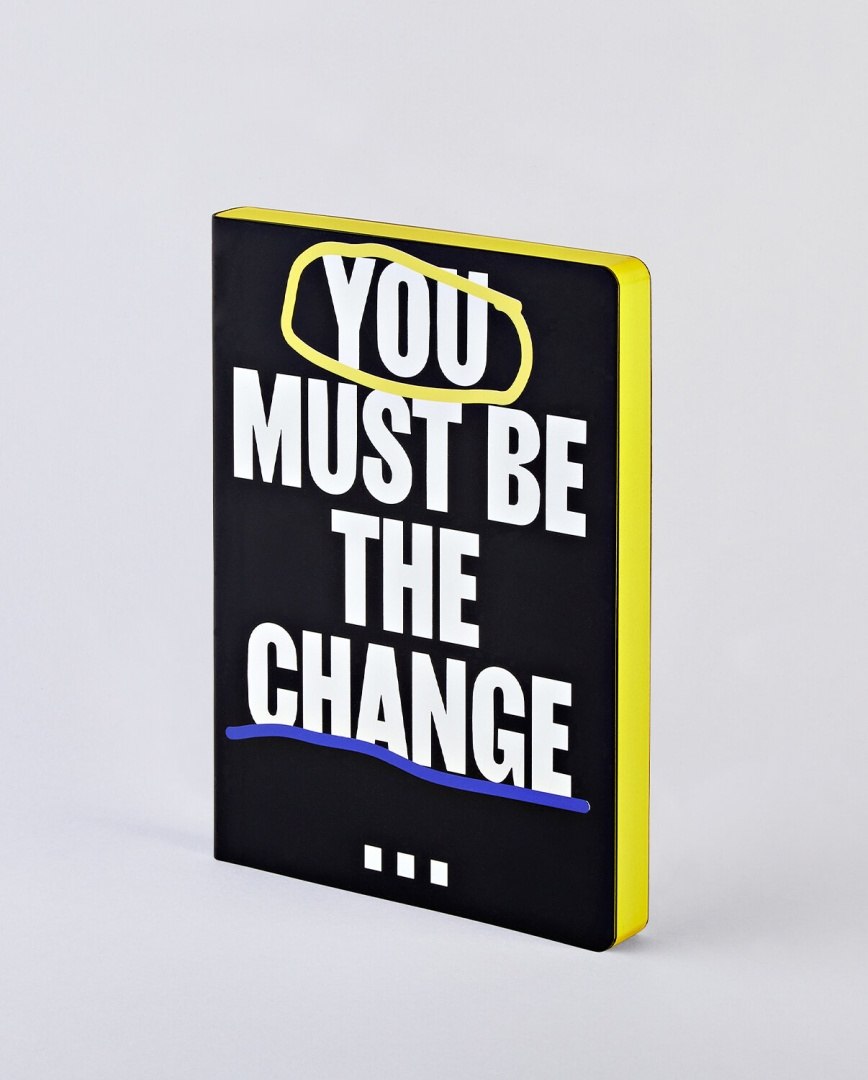 Notatnik motywacyjny BV JACOB COMPANY z napisem You Must Be The Change w czarno-żółtej oprawie