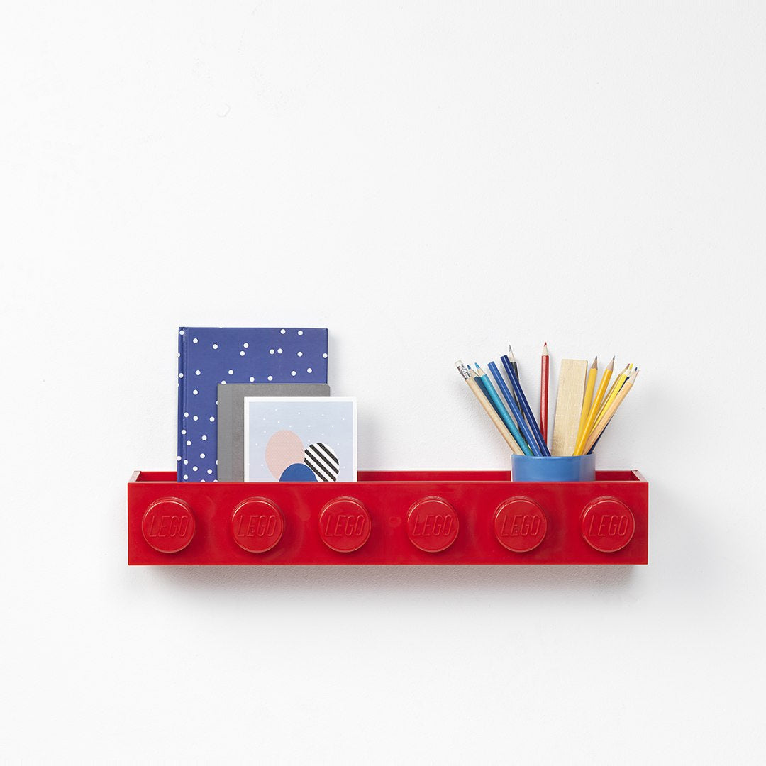 półka LEGO czerwona na ścianę z organizerem na książki i przybory szkolne