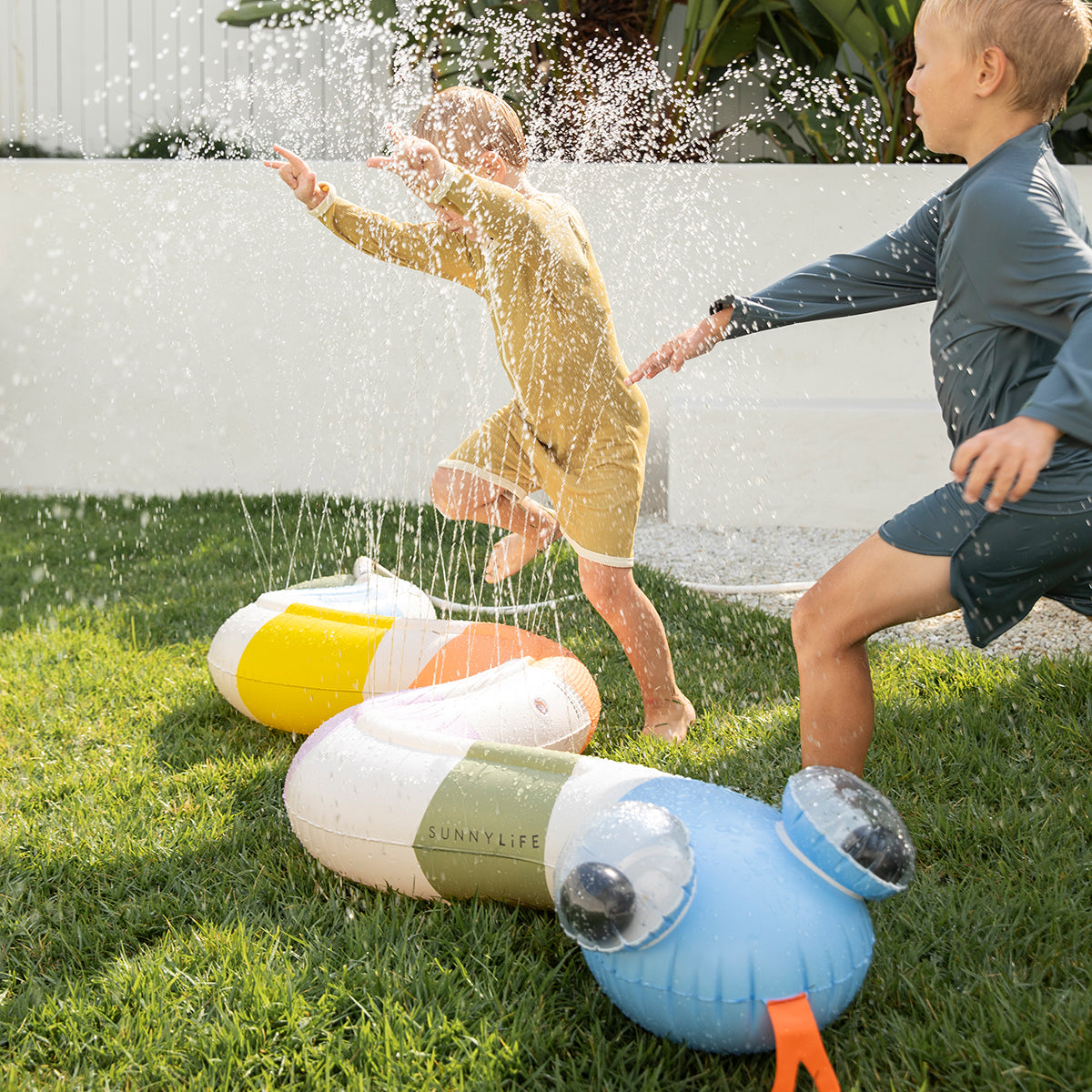 Inflatable sprinkler – Into the Wild