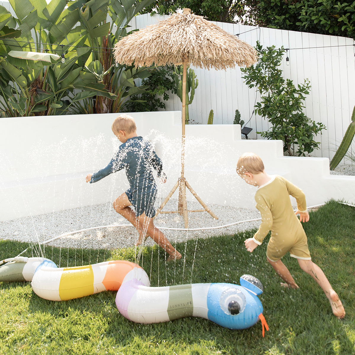 Inflatable sprinkler – Into the Wild