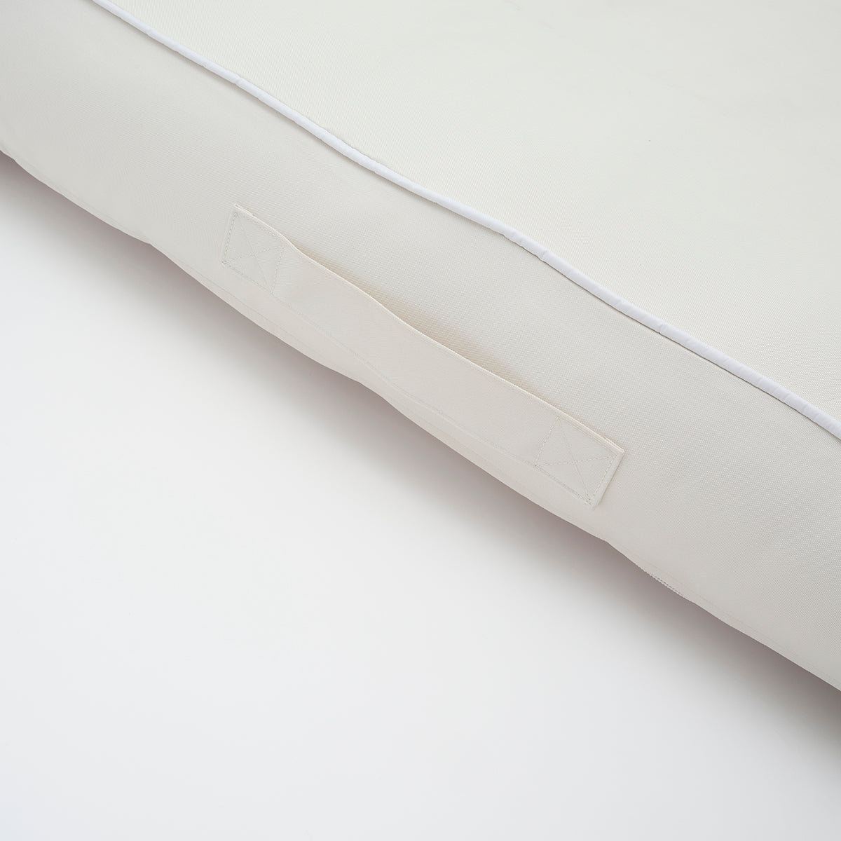 Luxe Lounger – Casa Blanca
