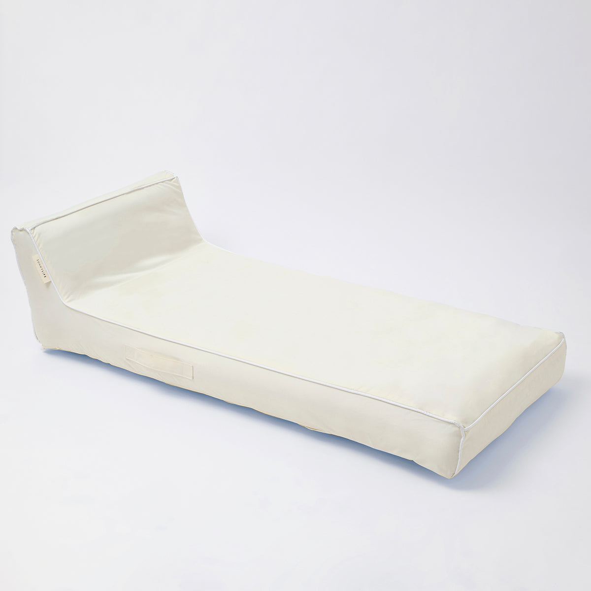 Luxe Lounger – Casa Blanca