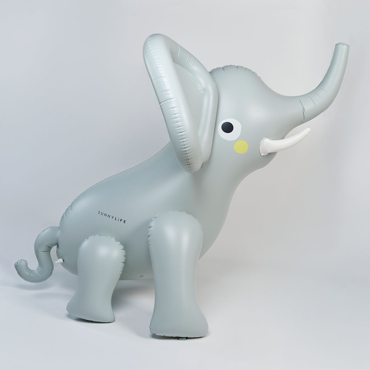 Inflatable giant sprinkler – Eli the Elephant