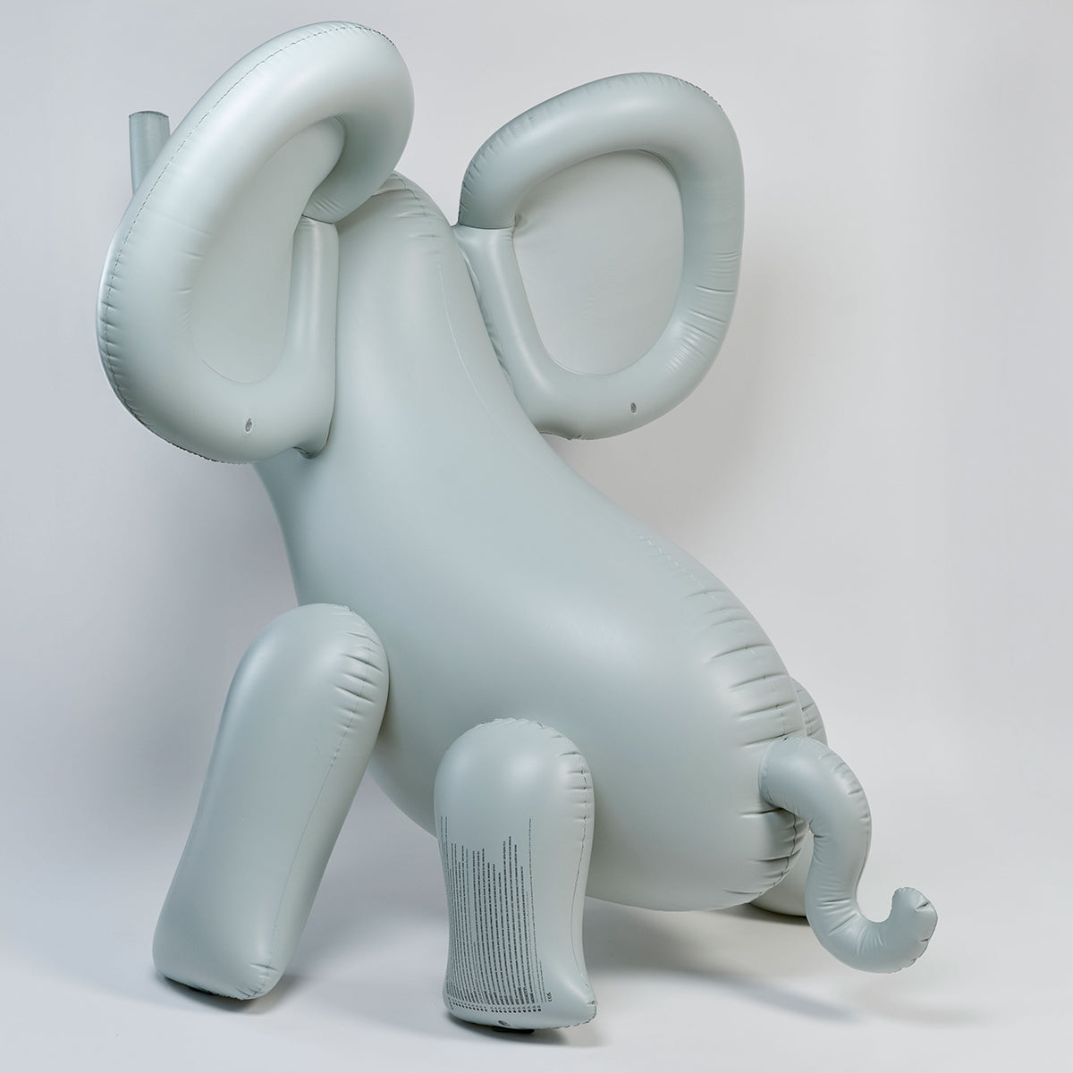 Inflatable giant sprinkler – Eli the Elephant